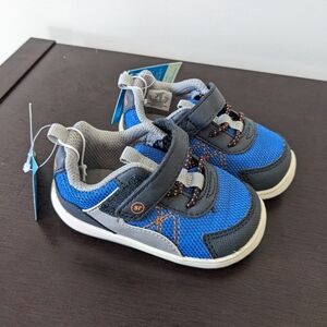 NWT Stride Rite Carson, Size 4